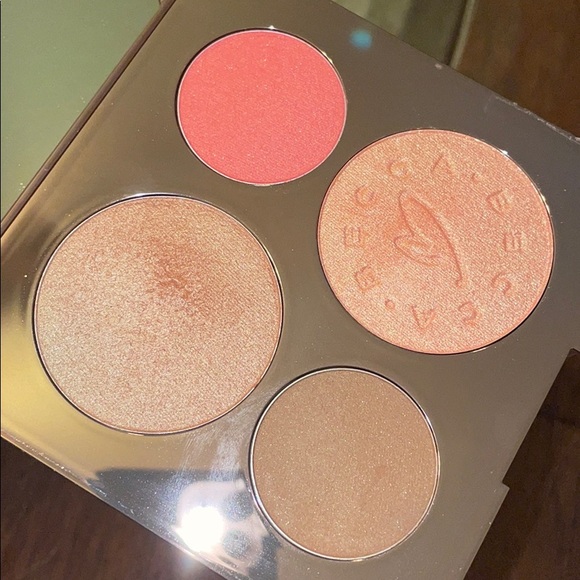 BECCA X Chrissy Teigen Glow Face Palette - Picture 2 of 2